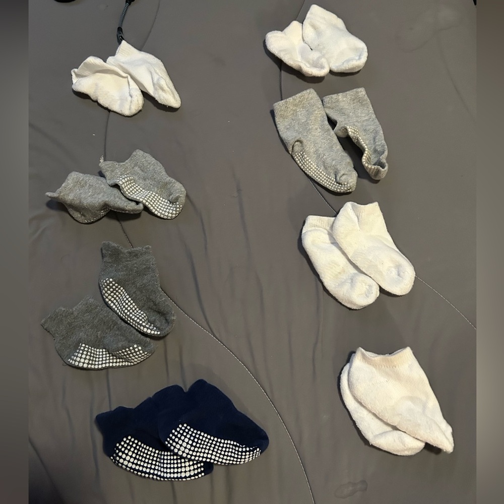 LITTLE KIDS SOCKS - 8 PAIRS